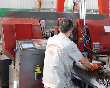 數控鋸床 Cut shaft machine