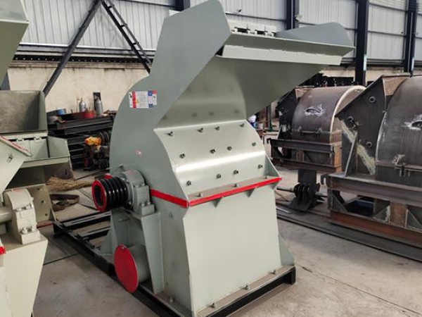 強製進料粉(fěn)碎機